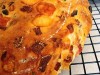 Хлеб с салями, оливками и сыром