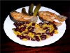 Жареная форель с фасолью и кукурузой