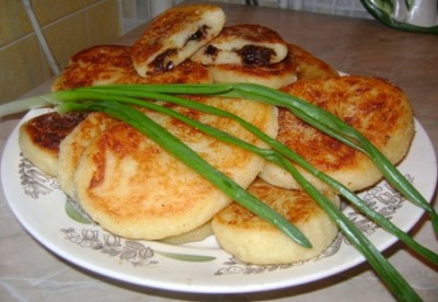 Картофельные «лапти» с черносливом : Вегетарианская и постная кухня