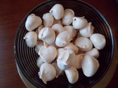 Безе для тортов и просто так за 30 минут : Выпечка сладкая